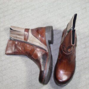 Jafa Ankle Boots Dark Brown / Tan Size 41 W/ Original Box